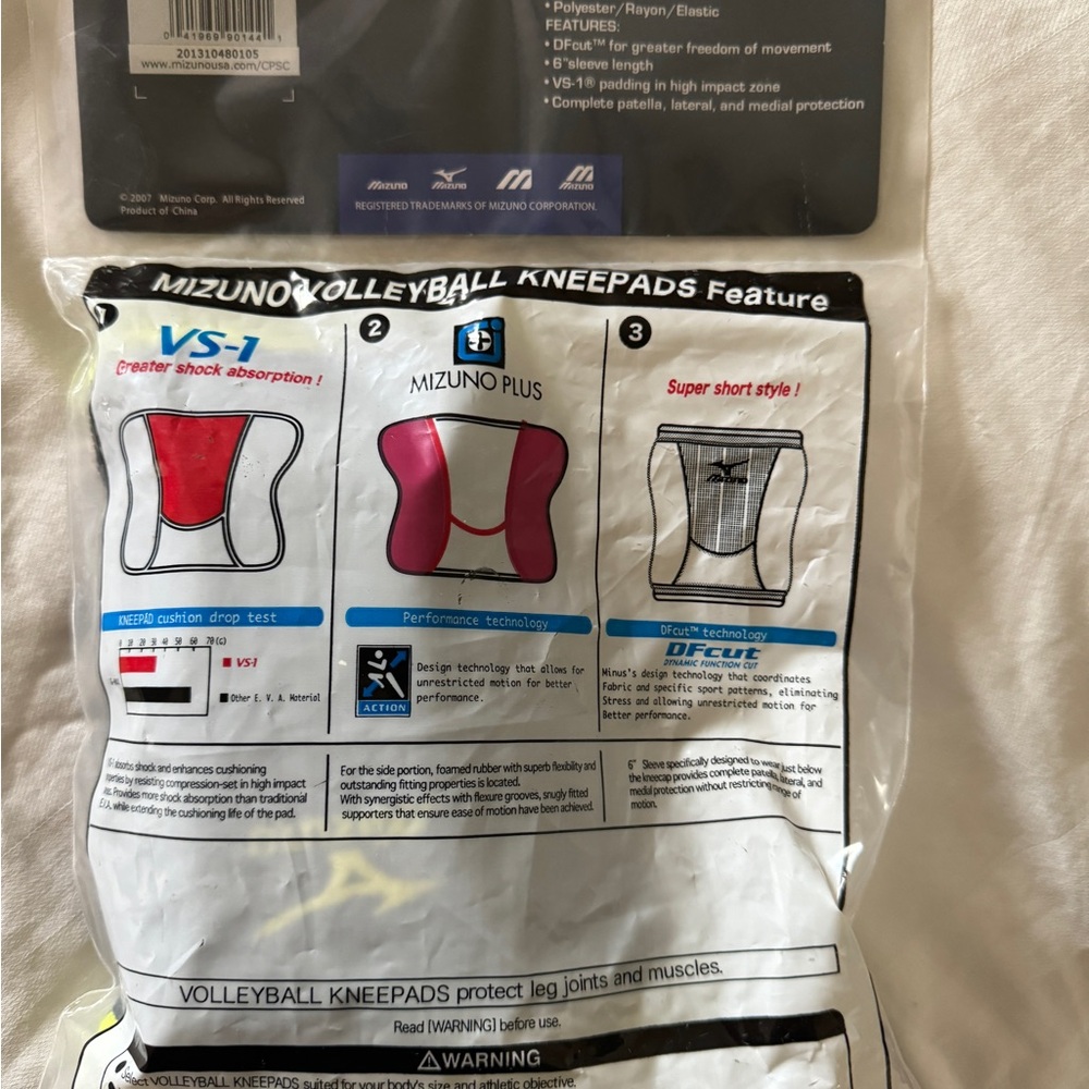Mizuna knee pads NEW medium